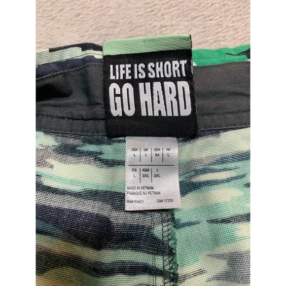 Vintage Reebok X Orchard Street Green‎ Abstract Camo Cargo Shorts Mens L 36 RARE